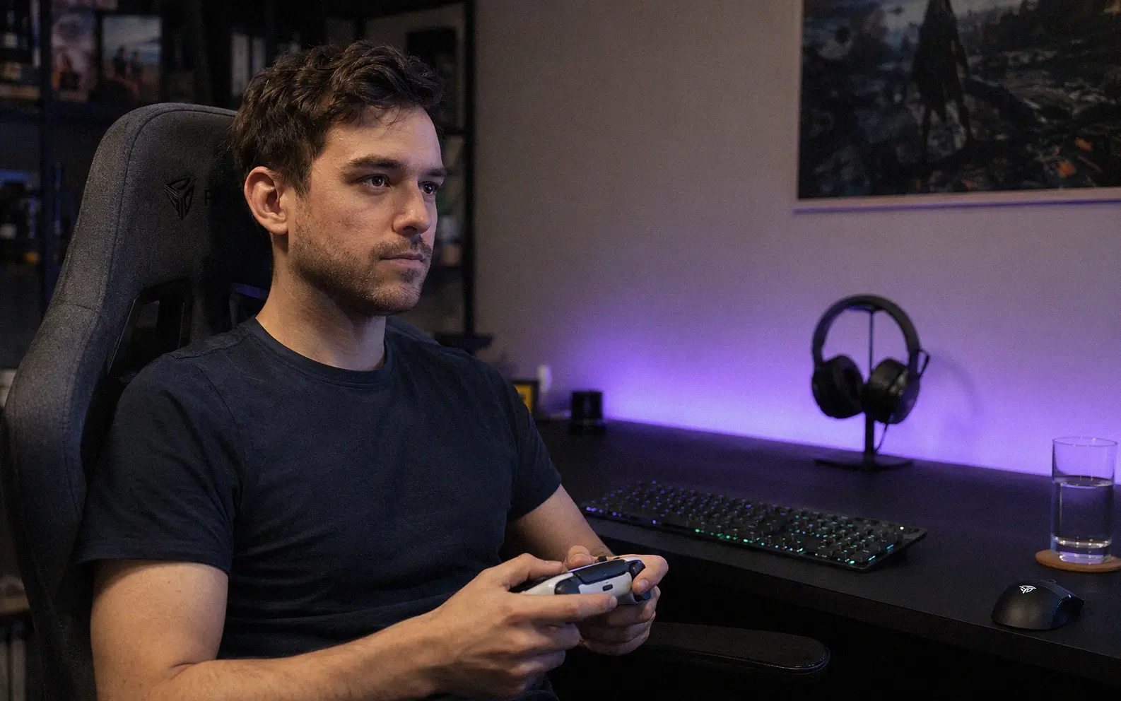 Gamer using a controller with neutral wrist posture and properly supported arms